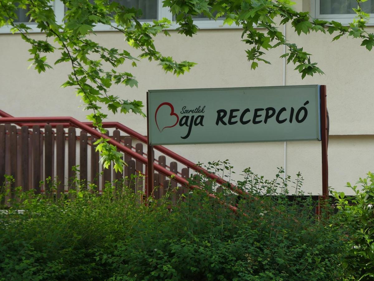 Napsugar Szallo Baja Buitenkant foto