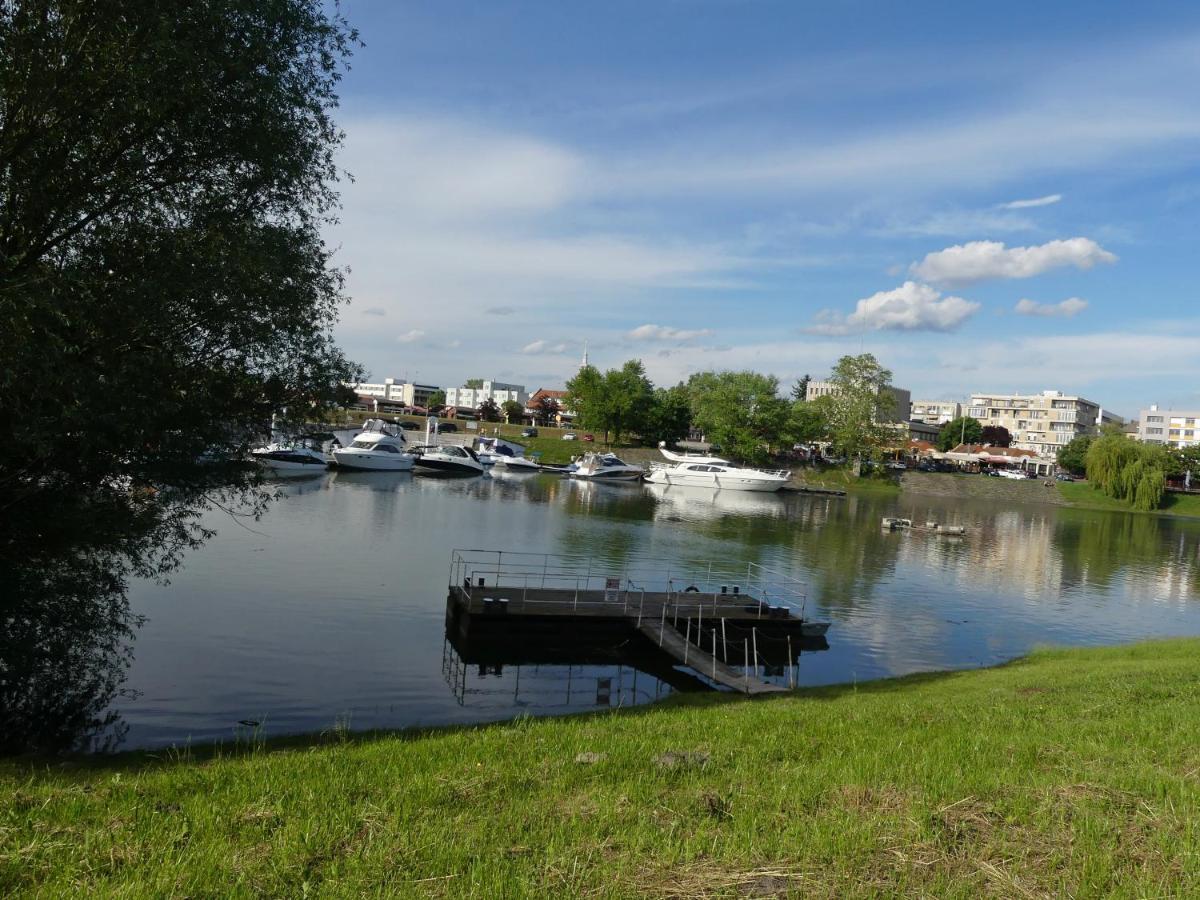 Napsugar Szallo Baja Buitenkant foto