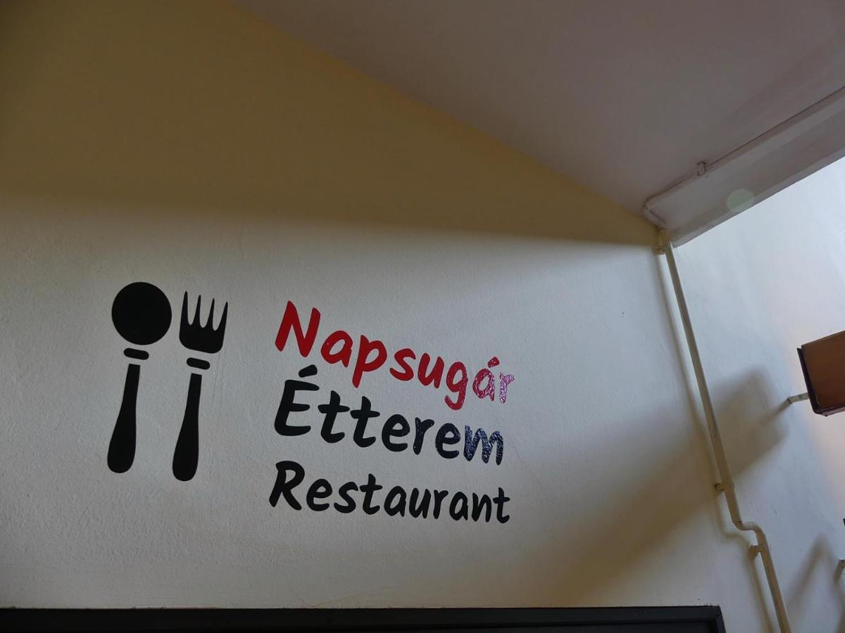 Napsugar Szallo Baja Buitenkant foto